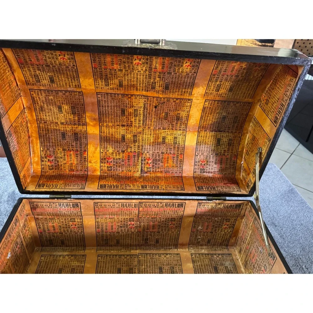 Vintage Chinese Lacquer Domed Trunk Black Gold Royal Procession Chest YC053A‎